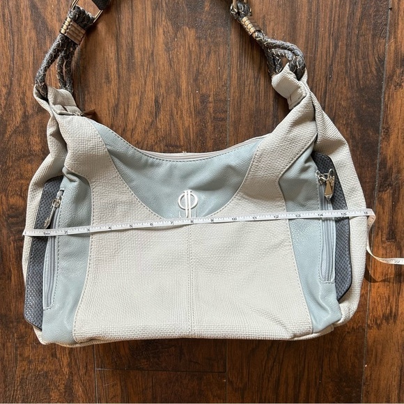 Jennifer Lopez Handbag - Picture 13 of 16